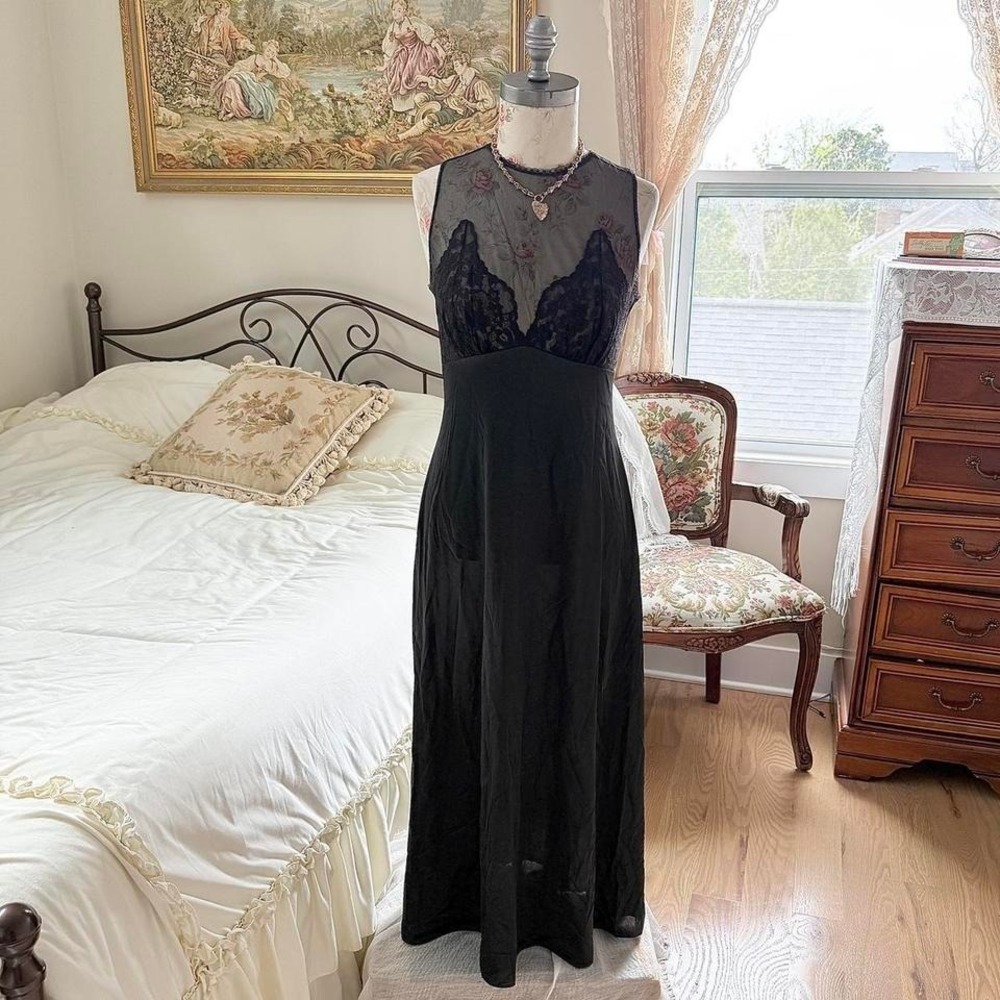 black lace slip dress  70s sears black lace‎ bodice slip dress size 32